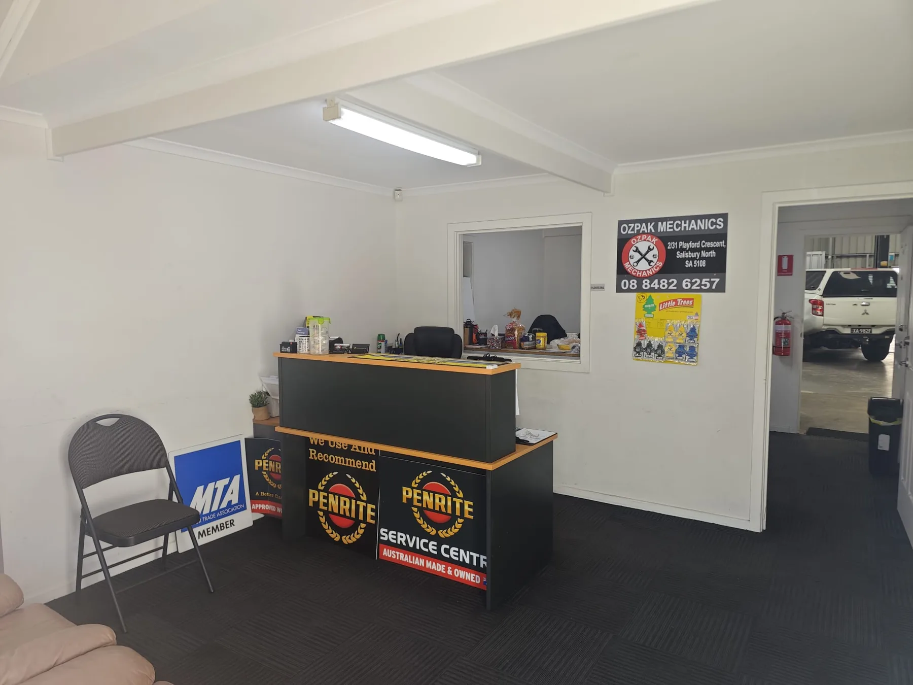 Reception & waiting area